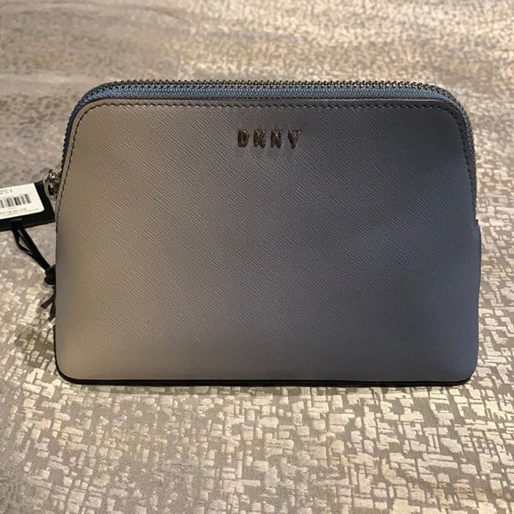 DKNY Handbags - NWT DKNY Bryant Cosmetic Case 🔥